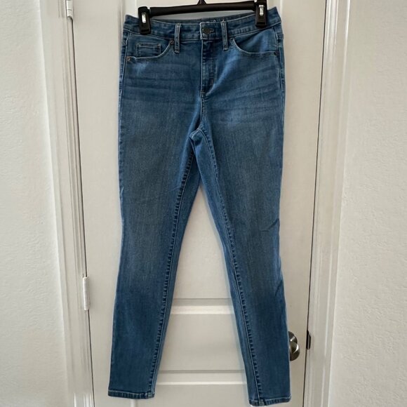 Universal Thread Denim - Universal Thread Womens Skinny Jeans Light Wash Mid-Rise Size 6/28R